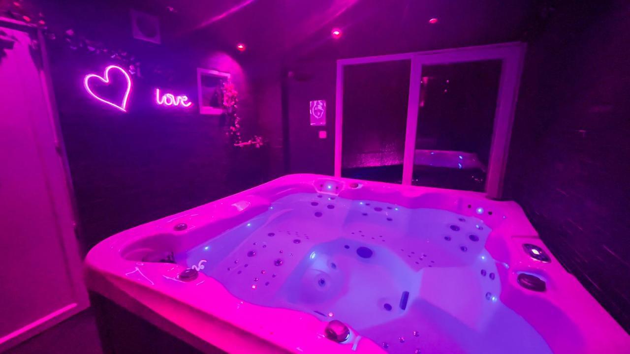 Appart Avec Jacuzzi, Et Terrasse Марсель Экстерьер фото